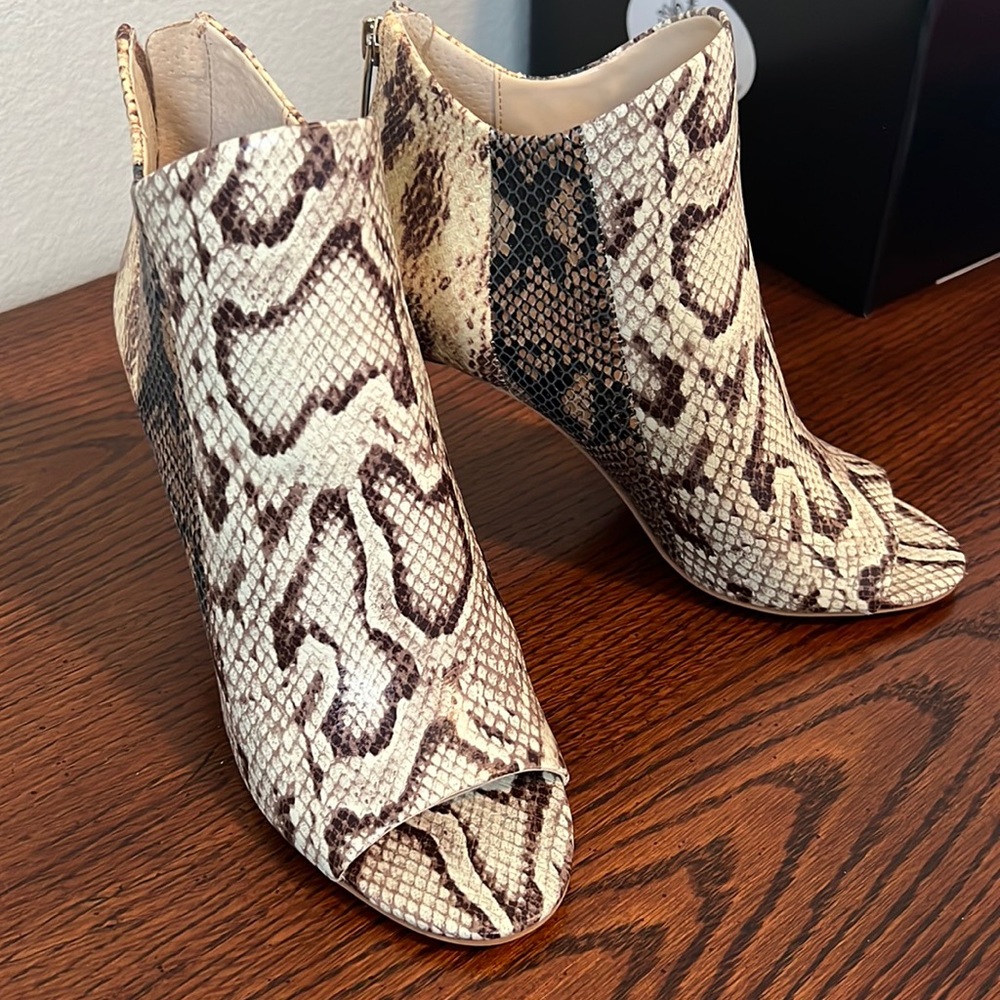 New Vince Camuto peep toe booties